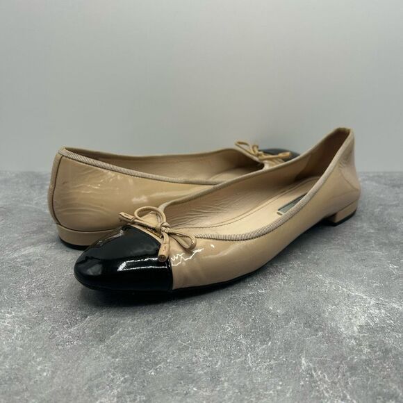 Prada Beige Black Leather Ballet Flats Slip On Size 39.5 Bow Accent Cap Toe - Picture 2 of 13